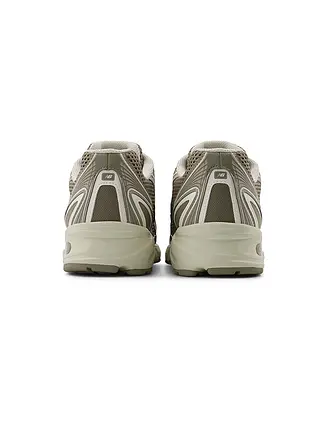 NEW BALANCE | Sneakers 740 | olive